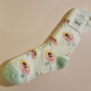 NWT World's Softest Cozy Collection Floral Fuzzy Socks